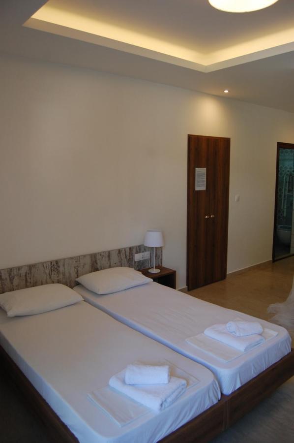 Vrasná Giorgos Apartments Square מראה חיצוני תמונה