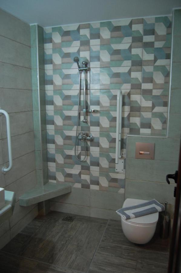Vrasná Giorgos Apartments Square מראה חיצוני תמונה